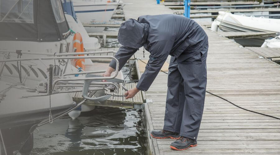 Why choose Clean Water Restoration for water damage restoration in Wenden, AZ